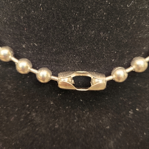 Doc Marten chromed pendant & choker - Picture 3 of 4